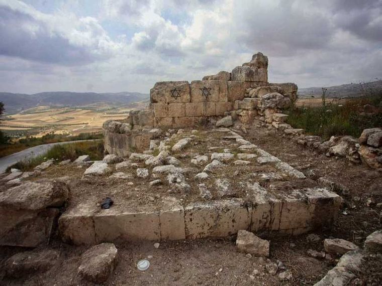 Così una legge consegnerà ai coloni israeliani i siti archeologici dei palestinesi
