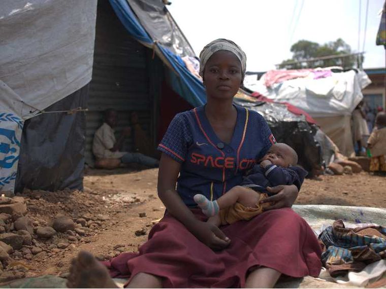 La storia di Justine: la fuga dal Congo e il parto nella foresta