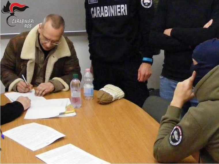 Trovato il "tesoro della droga" di Messina Denaro da 200 milioni: ecco cosa contiene