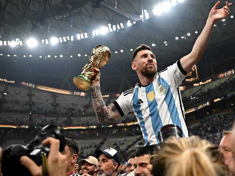 Messi c'è!  E con Ronaldo la sfida continua, ed è ancora Mondiale