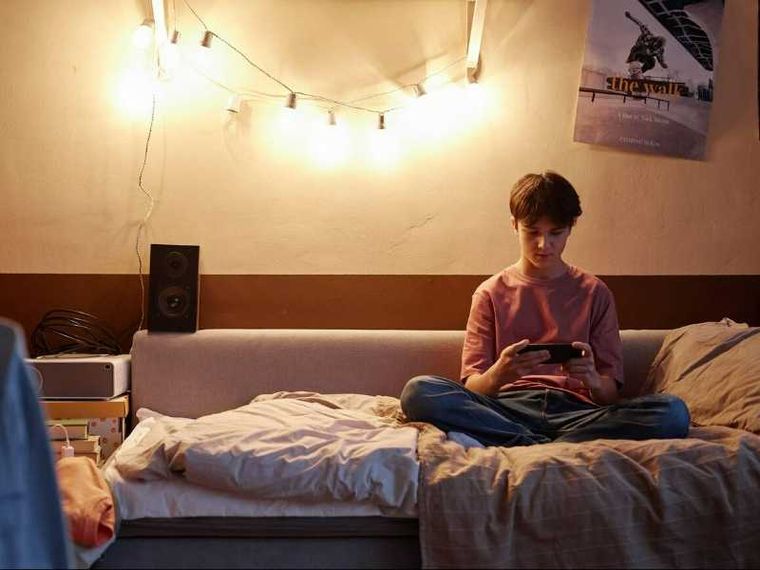 Console vs smartphone: perché i genitori stanno cambiando idea