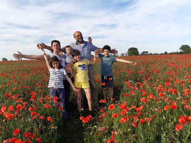 La famiglia Mason al completo: Oscar con Giovanna, Giacomo, Francesca, Bianca e Andrea