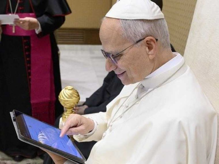 Intelligenza artificiale e mondo educativo, i tre principi di Papa Prevost
