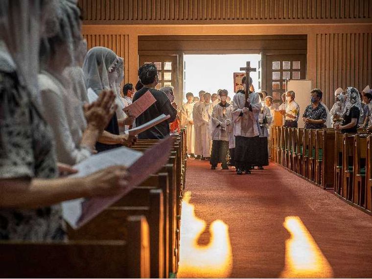 Una Messa per le vittime dell'atomica nella Cattedrale di Nagasaki / ALAMY