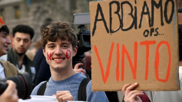 COLLETTIVO AUTOGESTITO "LE MALETESTE". Siamo quelli del "NO"