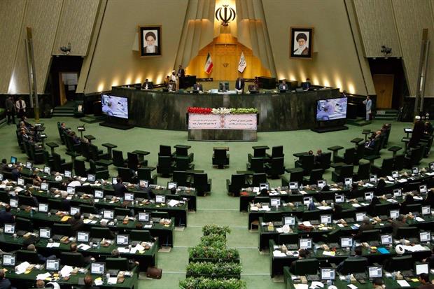 L'interno del Majid, il Parlamento iraniano (Ansa)
