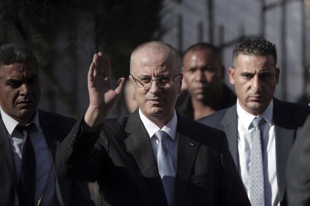 Il premier palestinese Rami Hamdallah, per la prima volta a Gaza da due anni (Ansa)
