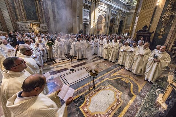 Un altro scorcio della Messa nella Chiesa del Gesù che ha dato inzio alla nuova provincia dei gesuiti italiani.