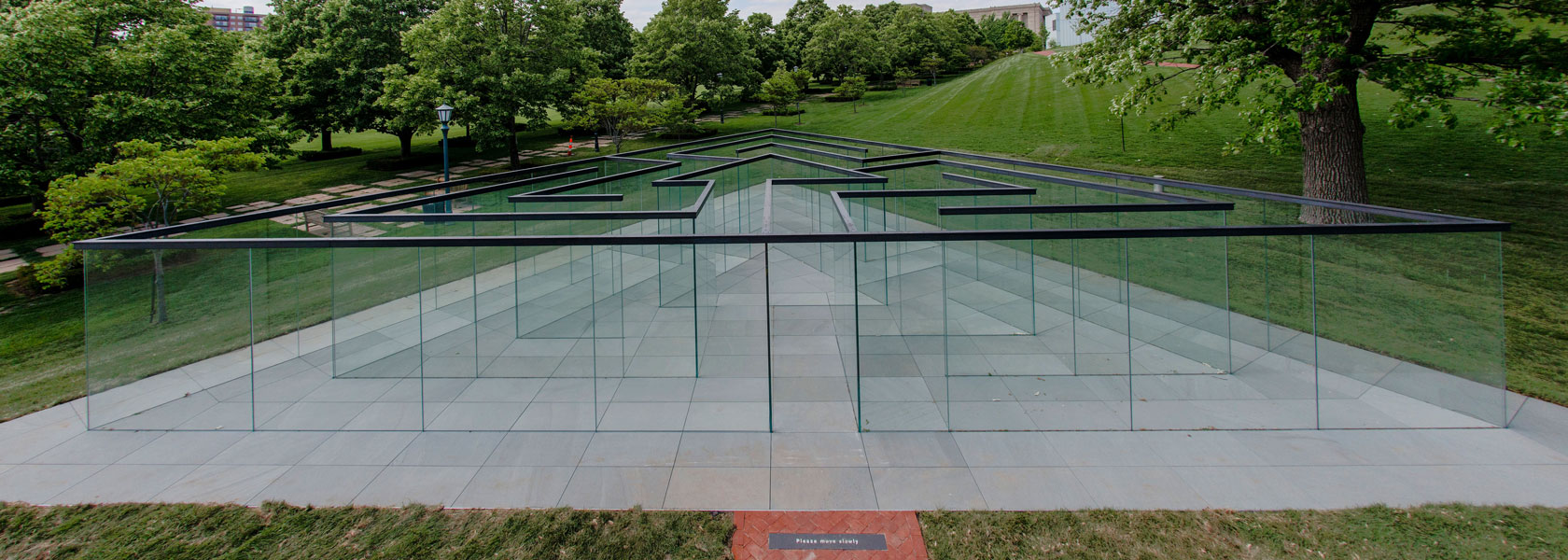 Il labirinto di vetro di Robert Morris al Nelson Atkins Museum of Art di Kansas City