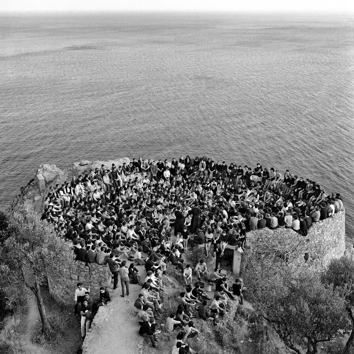 Un momento dei ritiri di Gioventù studentesca a Varigotti, 1965 (© Elio Ciol)