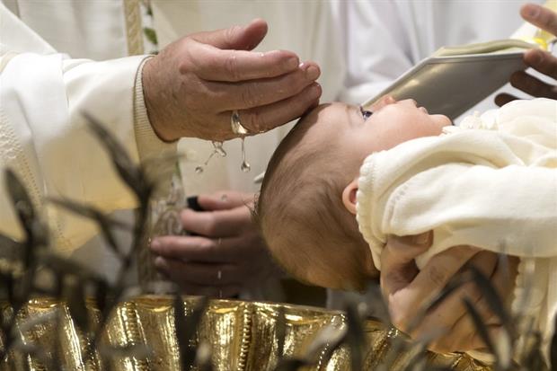 Il Battesimo al centro della Quaresima (foto L'Osservatore Romano)