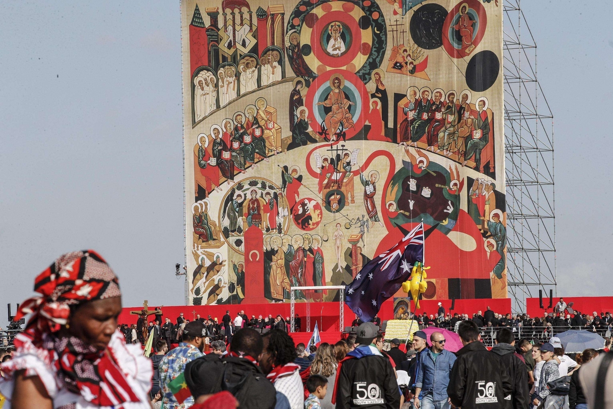 Il palco di Tor Vergata per l'incontro del Papa con i neocatecumenali (Siciliani)