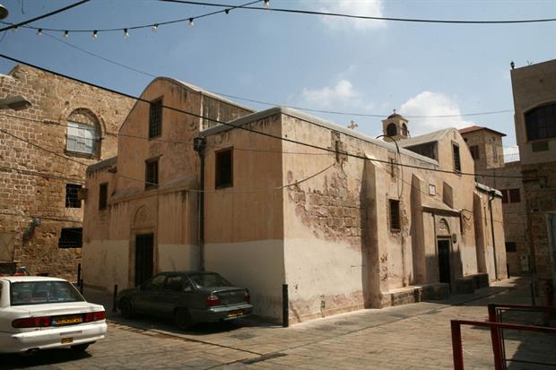 La chiesa ortodossa di San Giorgio sorge sopra i resti della chiesa di San Lorenzo nel quartiere genovese di Acri (foto F.Benente)