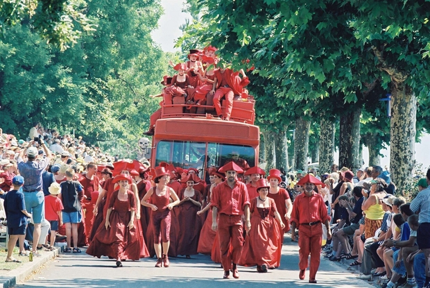 Gruppi in parata all’ultima “Fête des Vignerons”, nel 1999