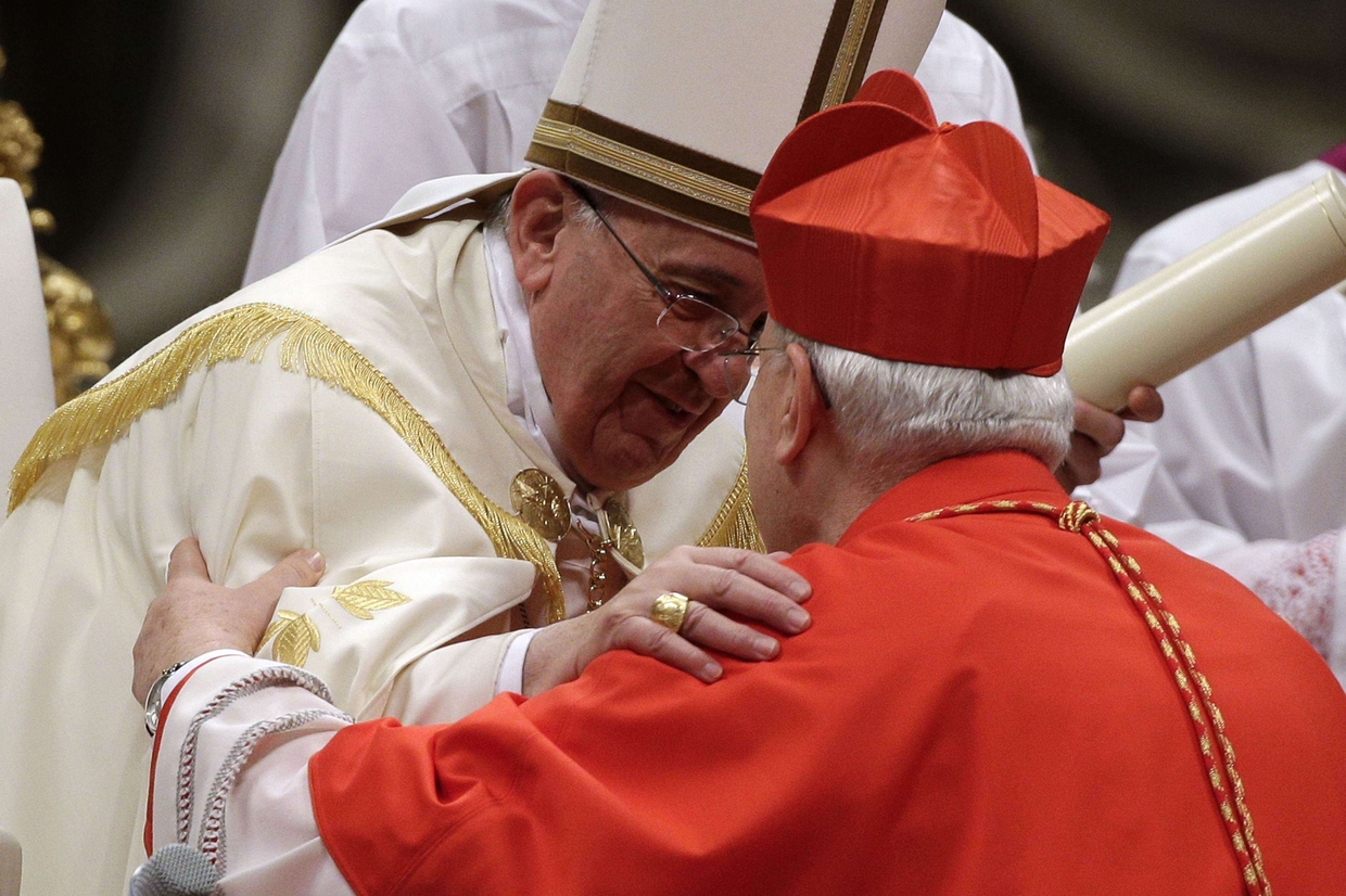 Papa Francesco con il cardinale Bassetti