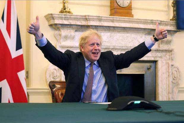 Un Boris Johnson euforico nella foto postata dal primo ministro sul proprio account social