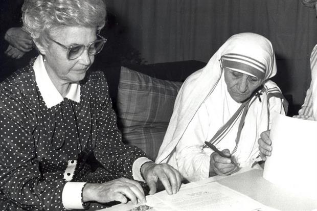 Chiara Lubich con Madre Teresa di Calcutta