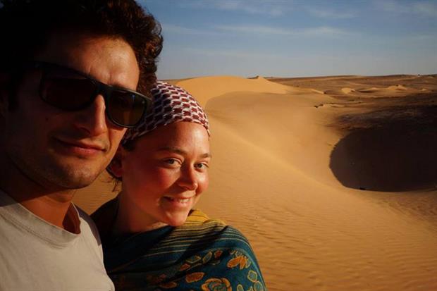 Luca Tacchetto e Edith Blais, in una foto del loro viaggio attraverso l'Africa, fermatosi in Burkina Faso dov'erano scomparsi nel dicembre 2018