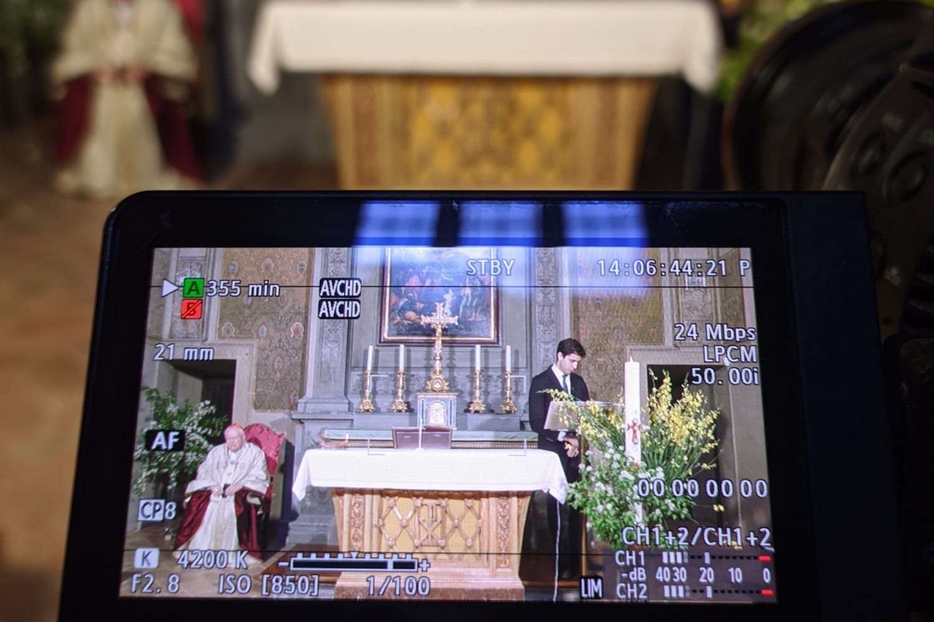 La Messa con il cardinale Bassetti trasmessa via web