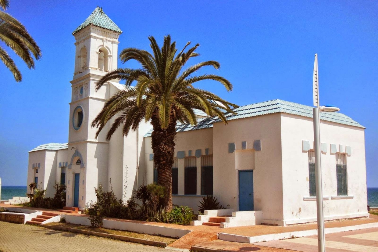 La chiesa di San Francesco nella città di M’Diq vicino allo stretto di Gibilterra in Marocco