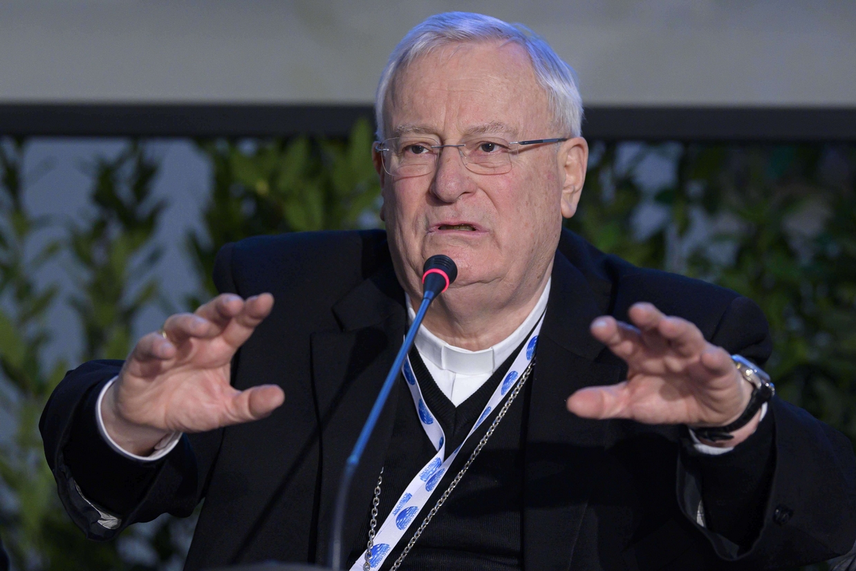 Il cardinale Gualtiero Bassetti alla conferenza stampa