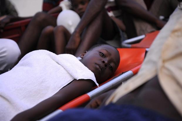 Una bimba haitiana malata