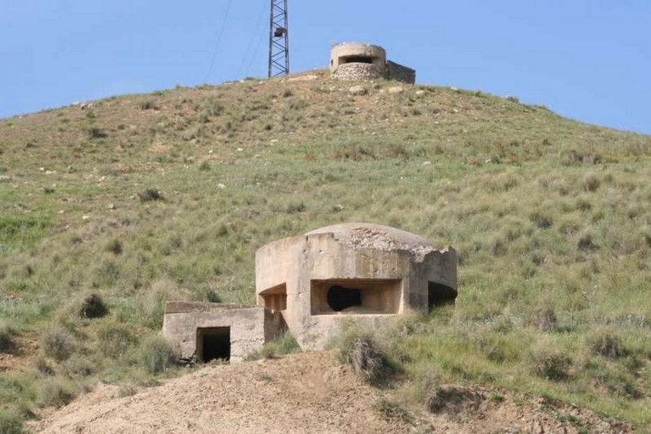 Alcuni bunker situati su Monte l'Apa a nord di Gela