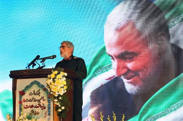 Il generale Esmail Ghaani,il nuovo capo delle Forze Quds, ricorda a Teheran il “martirio” del suo predecessore Qassem Soleimani