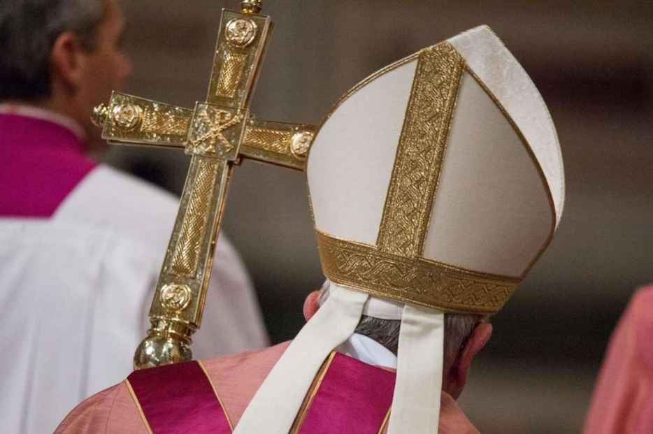 Papa Francesco con la casula rosa durante il tempo di Avvento