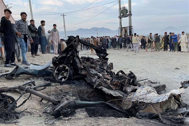 L'autobomba che è stata fatta esplodere vicino a una scuola di Kabul