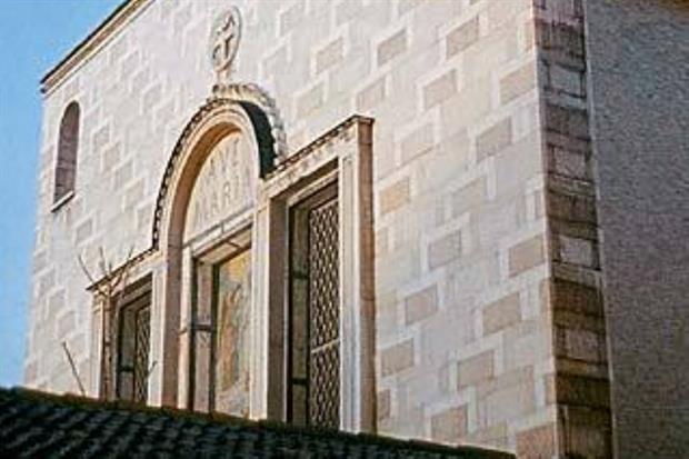 La facciata del Santuario di Maria Bambina, nel cuore di Milano: qui si tiene la Novena che porta alla festa della Natività di Maria, l'8 settembre