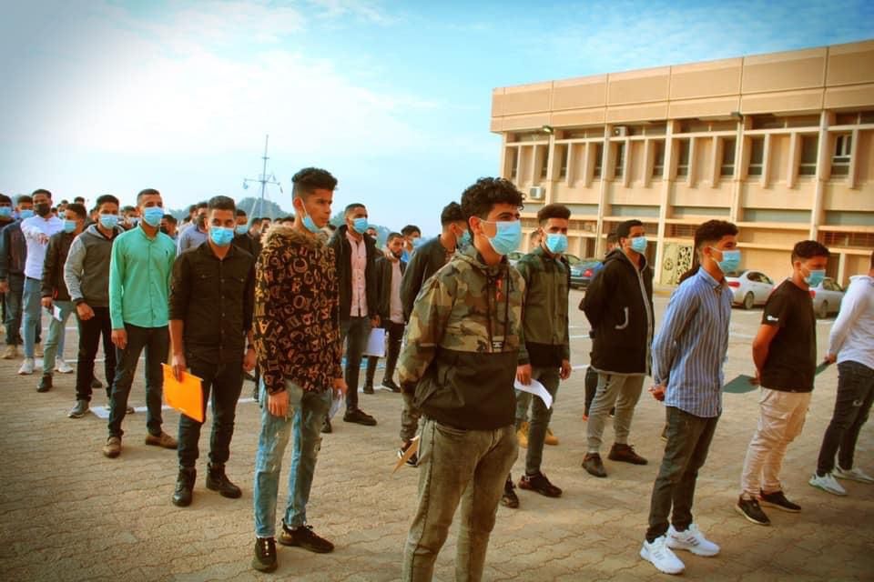 Le reclute schierate nell'Acccademia militare di Janzur, vicino Tripoli