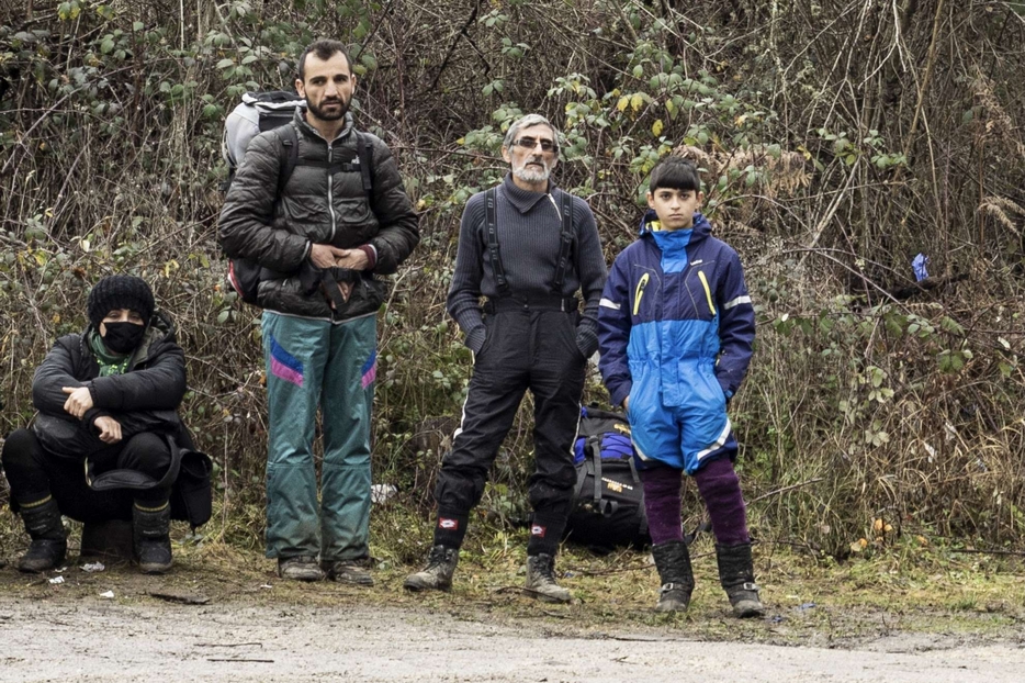 La famiglia di migranti catturata dalla polizia croata: far vedere i loro volti può essere utile a scongiurare il respingimento