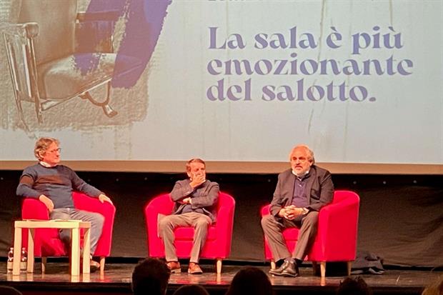 La presentazione di deSidera, stagione-progetto 2021-2022 del Teatro Oscar. I tre direttori artistici (da sinistra): Gabriele Allevi, Giacomo Poretti, Luca Doninelli