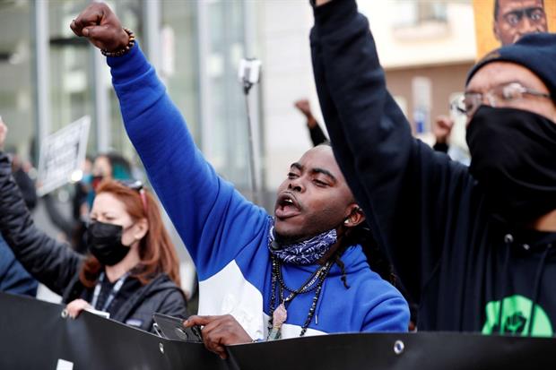 Attivisti per i diritti degli afroamericani alla vigilia del processo a Minneapolis