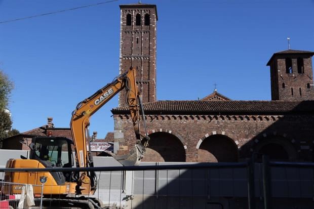 Milano, 'cantiere' Sant'Ambrogio: prima i lavori per la linea M4 della metropolitana, ora l'eliminazione delle barriere architettoniche