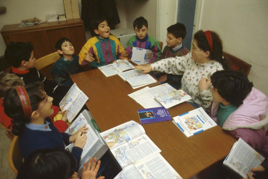 Un incontro di catechismo in parrocchia