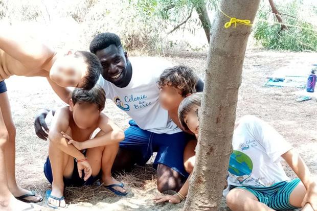 Alcuni scatti dei ragazzi gambiani, D-Camara e Musa, insieme ai bambini della Colonia Don Bosco di Catania durante le settimane del Grest