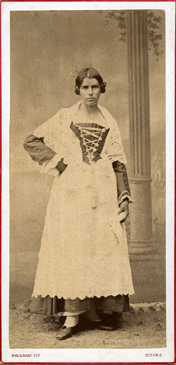 Donna ritratta con il costume di Marano, Museo Etnografico del Friuli