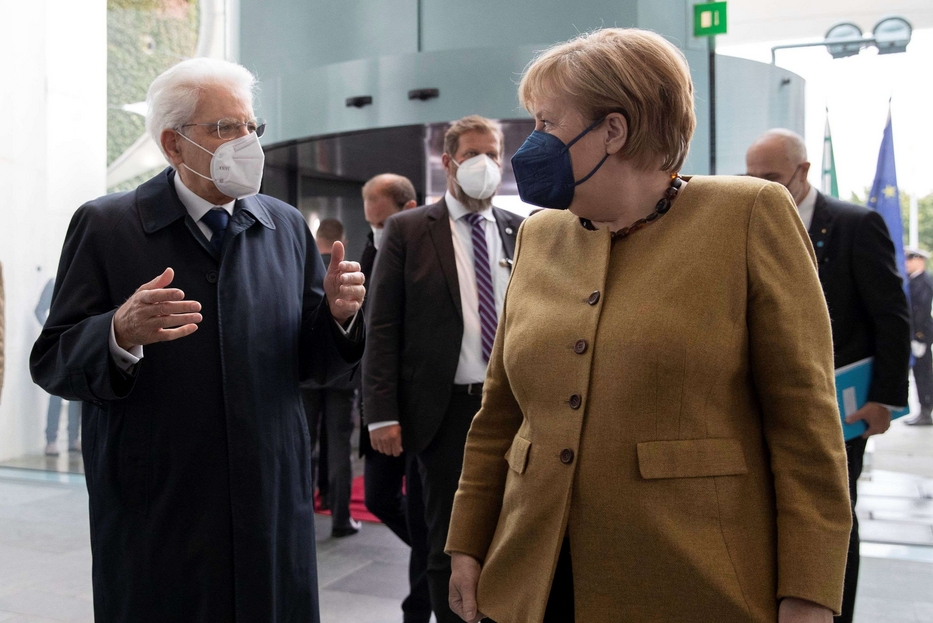 Mattarella con Angela Merkel