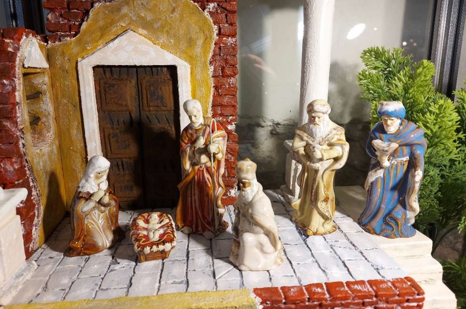 Un presepe in mostra nella rassegna 'Natale nel mondo' nella Basilica di Maria Santissima delle Grazie a San Giovanni Valdarno (AR)