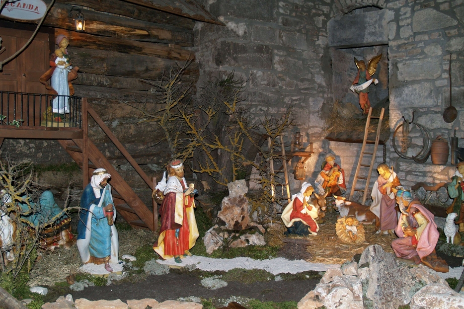 Un presepe in una chiesa della Toscana