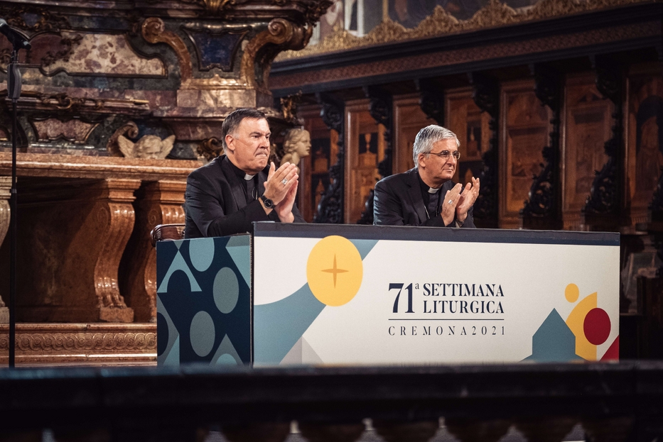 I vescovi Maniago e Napolioni che concludono la Settimana liturgica nazionale a Cremona