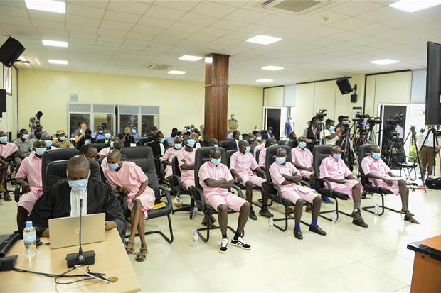 I venti uomini condannati insieme a Paul Rusesabagina attendono la loro sentenza al tribunale di Kigali