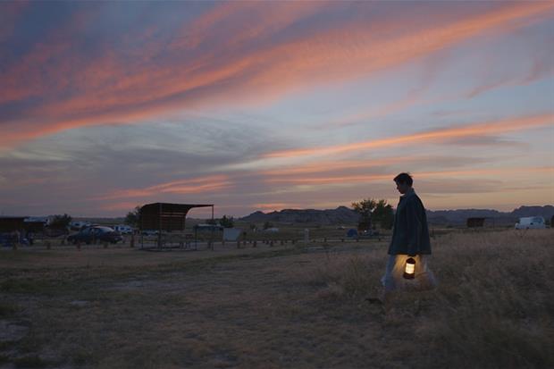 Un'altra immagine tratta dal film di Chloé Zhao «Nomadland», storia di vita itinerante ed emarginata e di lavoro 'fragile' nell'Ovest degli Stati Uniti