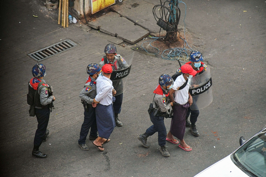 Arresti di manifestanti da parte della polizia