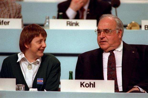 Angela Merkel con Helmut Kohl a Dresda nel 1991