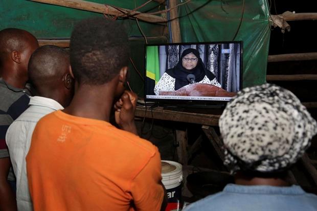 L'annunciodella morte di Magufuli dato dalla vicepresidente Samia Suluhu Hassan in diretta tv