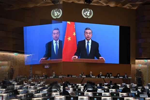 Il ministro degli Esteri Wang Yi parla all'Onu a Ginevra il 28 febbraio 2022