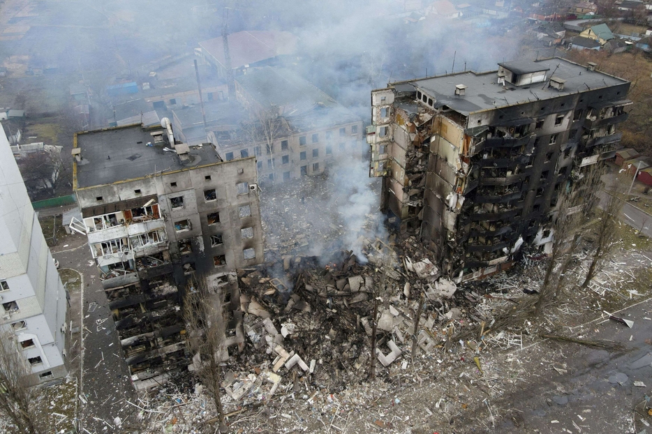 Una foto di Maksim Levin dell'insediamento distrutto di Borodyanka nella regione di Kiev, pubblicata dall'agenzia Reuters